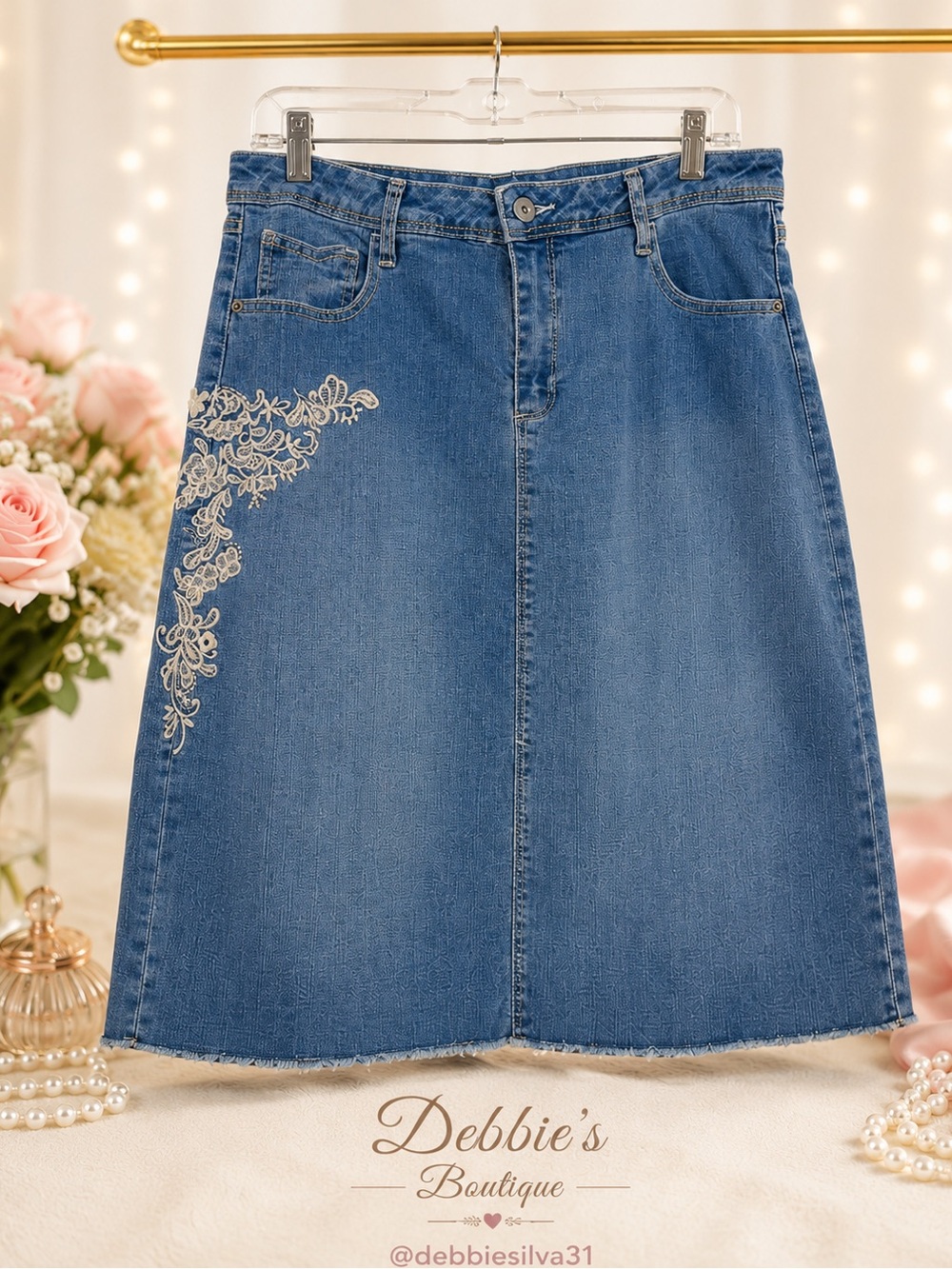 V.S.H. Jeans Embroidered Sequin Denim Skirt Raw Hem Size 10 Boho Chic